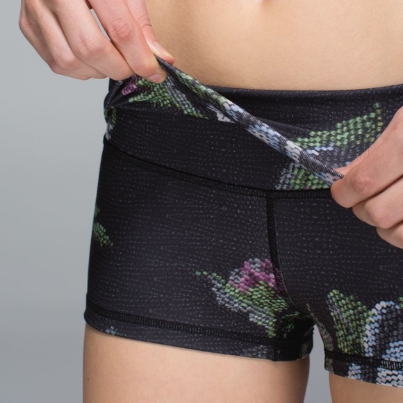 Lululemon Boogie Short (Roll Down) - Picture 3 of 6